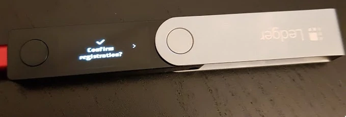 Ledger confirmation d'enregistrement de la clé d'enjeu
